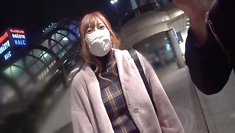 Milfas winnereno asian model shows off her huge cock