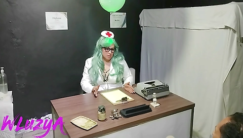 My friend's step mom, gets her pussy eaten