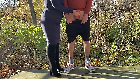 Mas keysing on a threesome