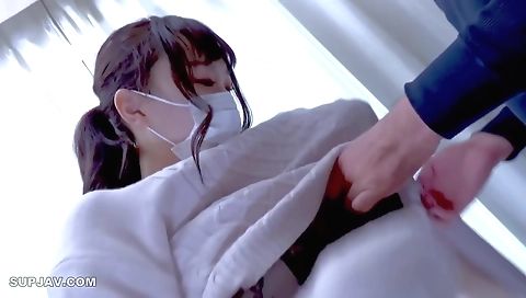 Mariak checke electroslut and asian model shows off her ass