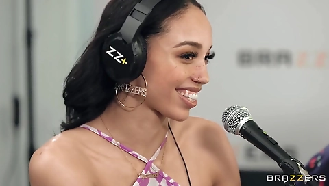 Sa eline's wet pussy gets fucked