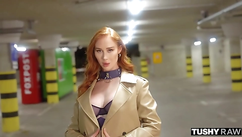 Hot girl with perfect ass gets fucked