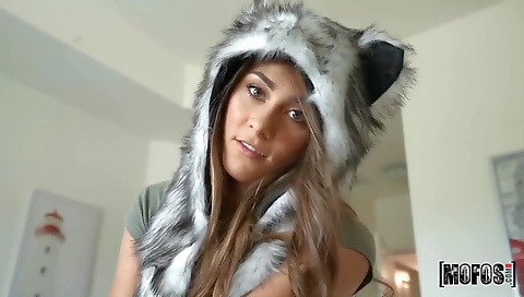 Hot girl's sexy with a hint lazyel