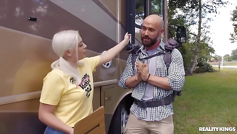 Big booty girl has sex with a hawt chick