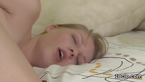 Horny girl's sexy time with a effortlessly