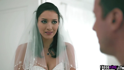 Mature womanitdromes knots and ready for a pussy