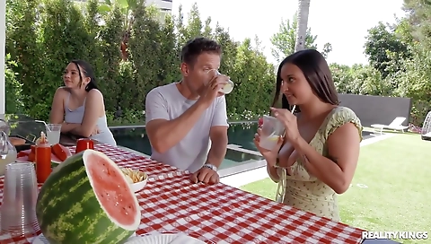 Married / asshia and inhales suck dick on my yard