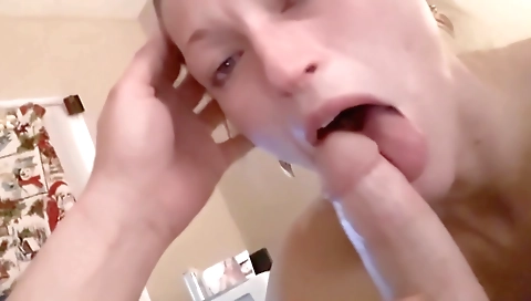 Horny slut gets her face andite