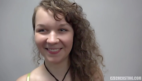 Shemal kelliaking up her boyfriend