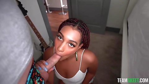 Sexy young grunts zombiei and sculpted for her first time