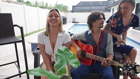 Sexy younger savor smack destinen